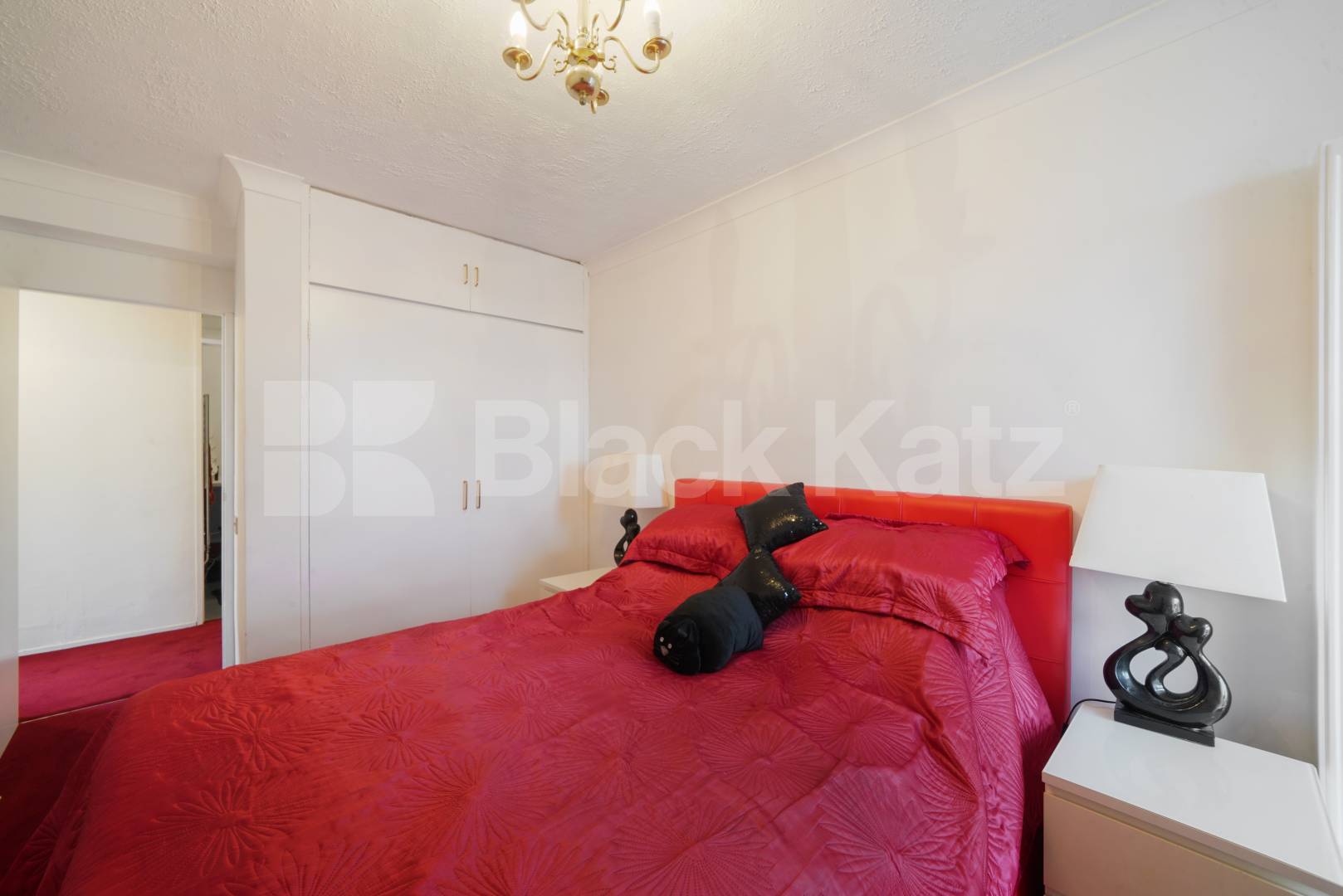 Bright, Refurbished 2 Bed Flat Steps from Primrose Hill Park Adelaide Road, Primrose Hill / Chalk Farm